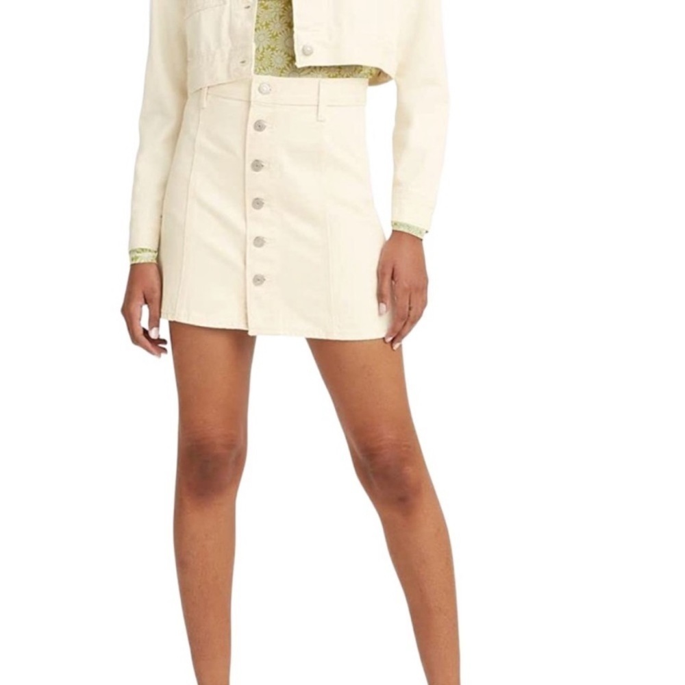 Levi’s Jean Skirt Button Down Creamy White Size 29 (Ivory)